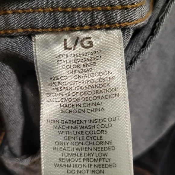 EV1 Jean Jacket by Ellen Degeneres. Large. #180 - Picture 4 of 6